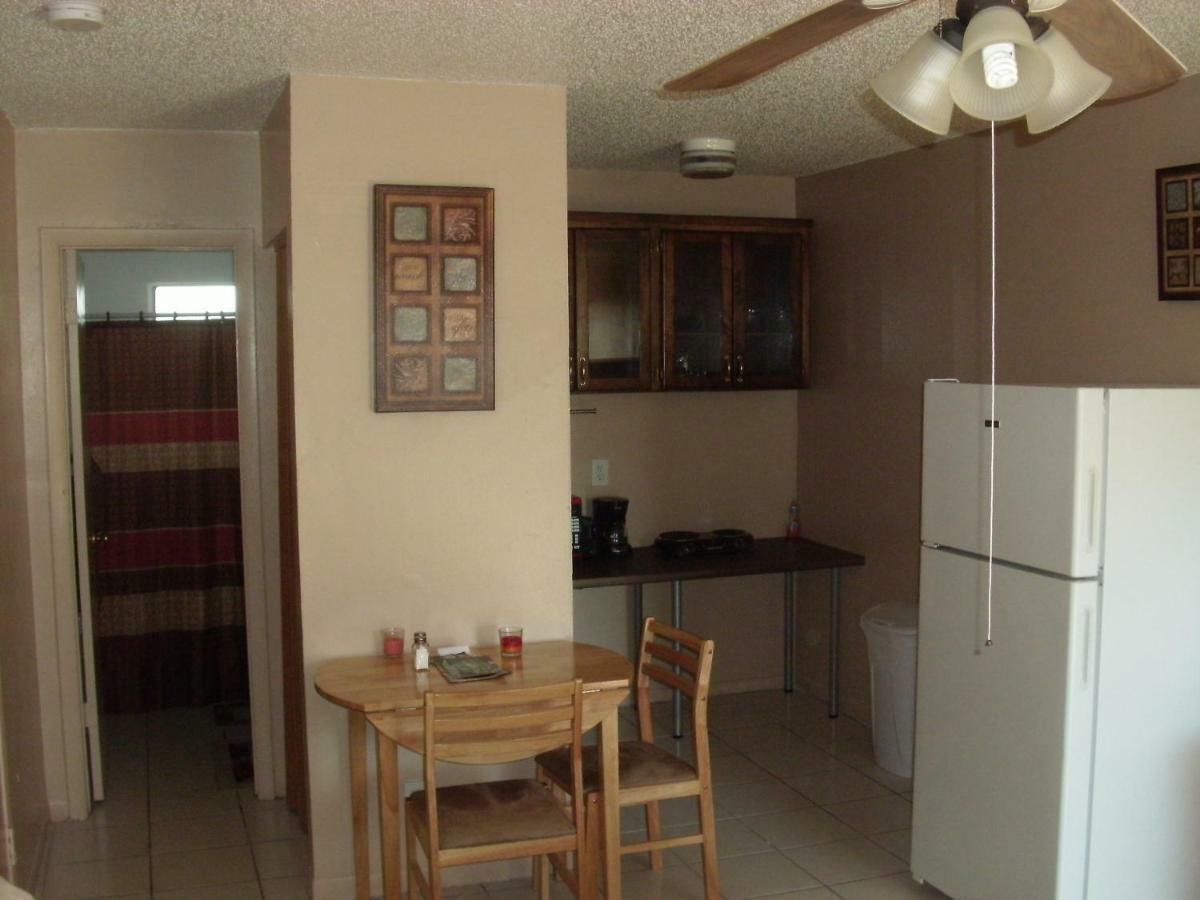 شقة Newly Furnished Large, Clean, Quiet Private Unit فورت لودرديل المظهر الخارجي الصورة