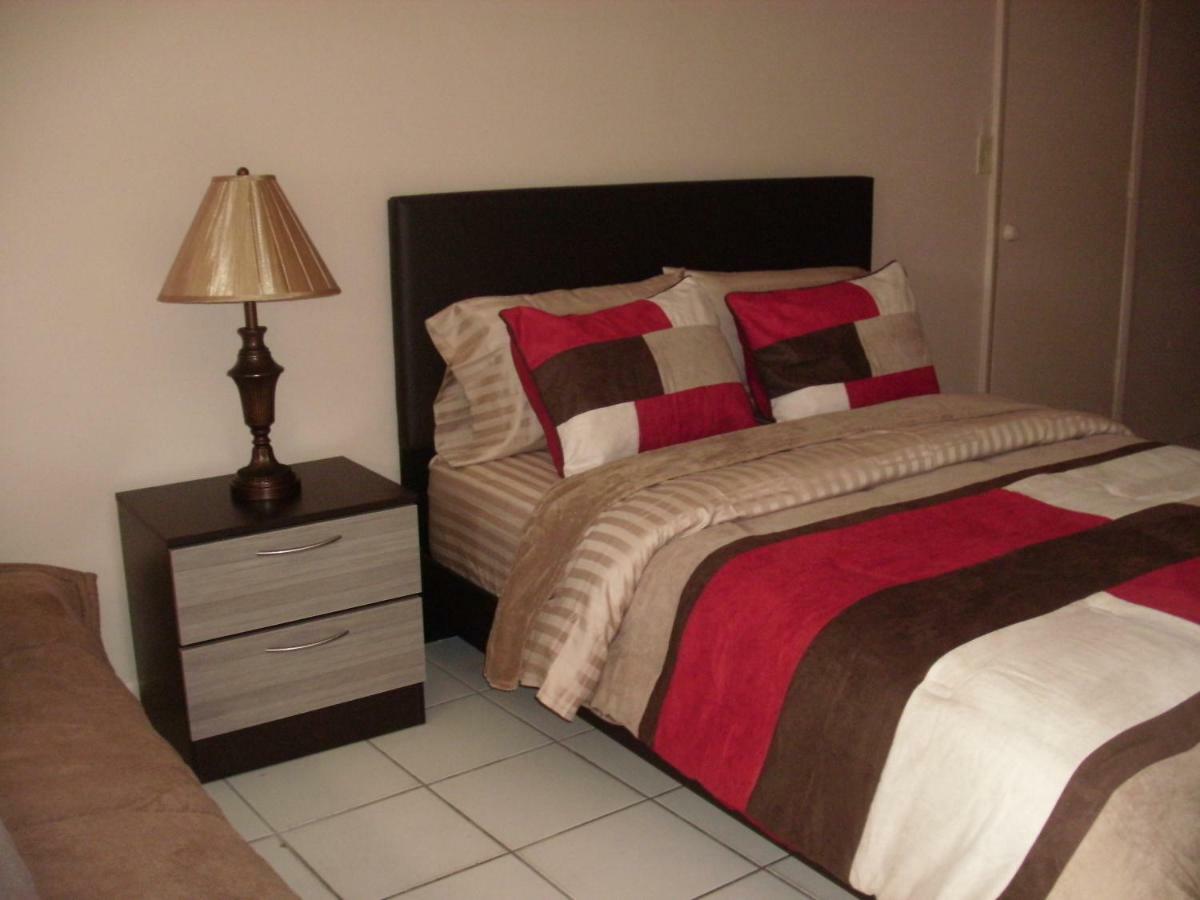 شقة Newly Furnished Large, Clean, Quiet Private Unit فورت لودرديل المظهر الخارجي الصورة
